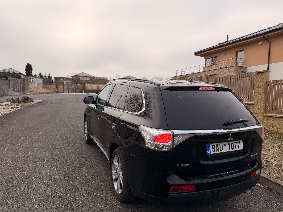 Mitsubishi outlnader - 11