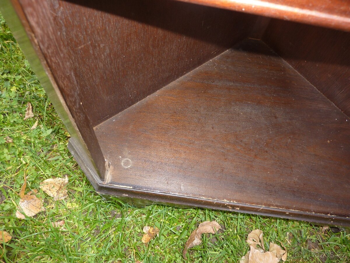 Rohová vitrína 46 x 46 cm - 11