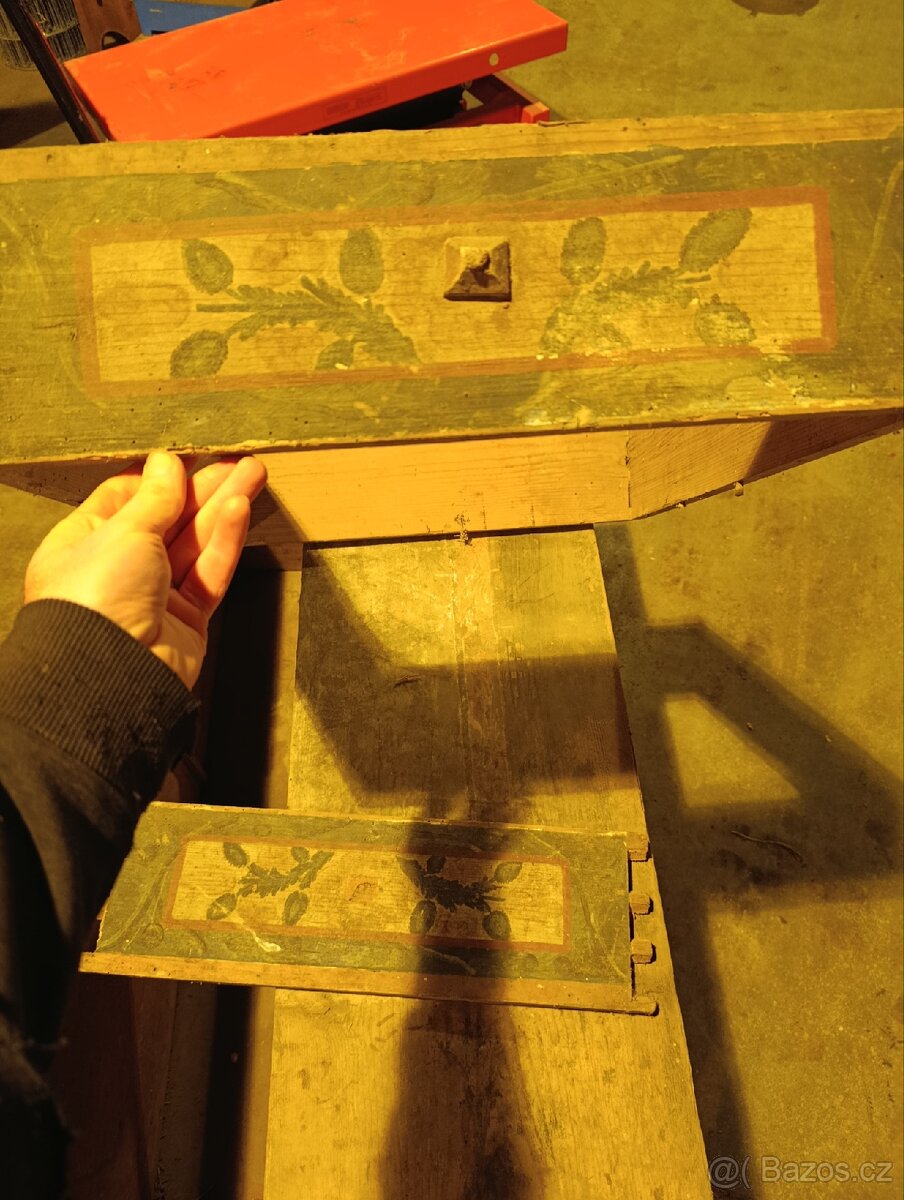 Historická malovaná truhla - 11