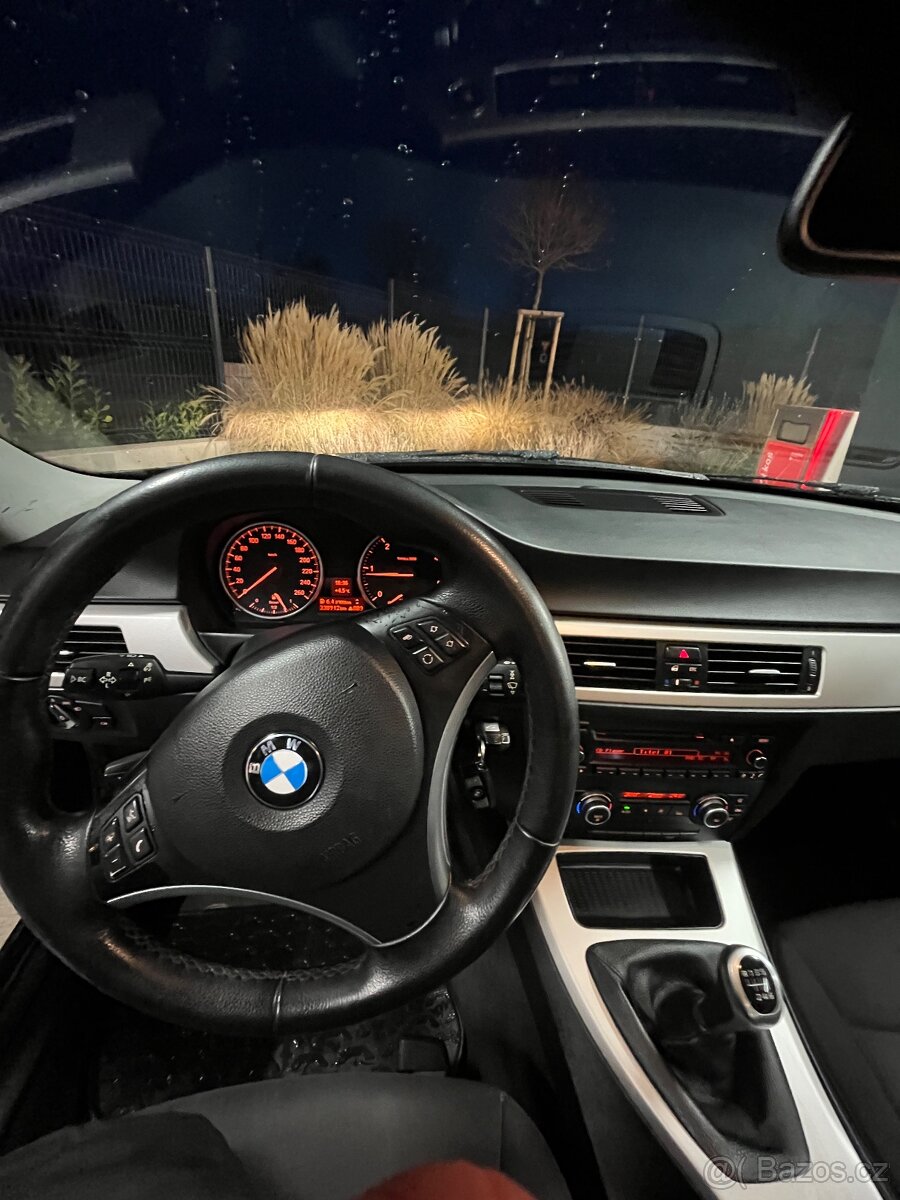 BMW e90 320d facelift - 11