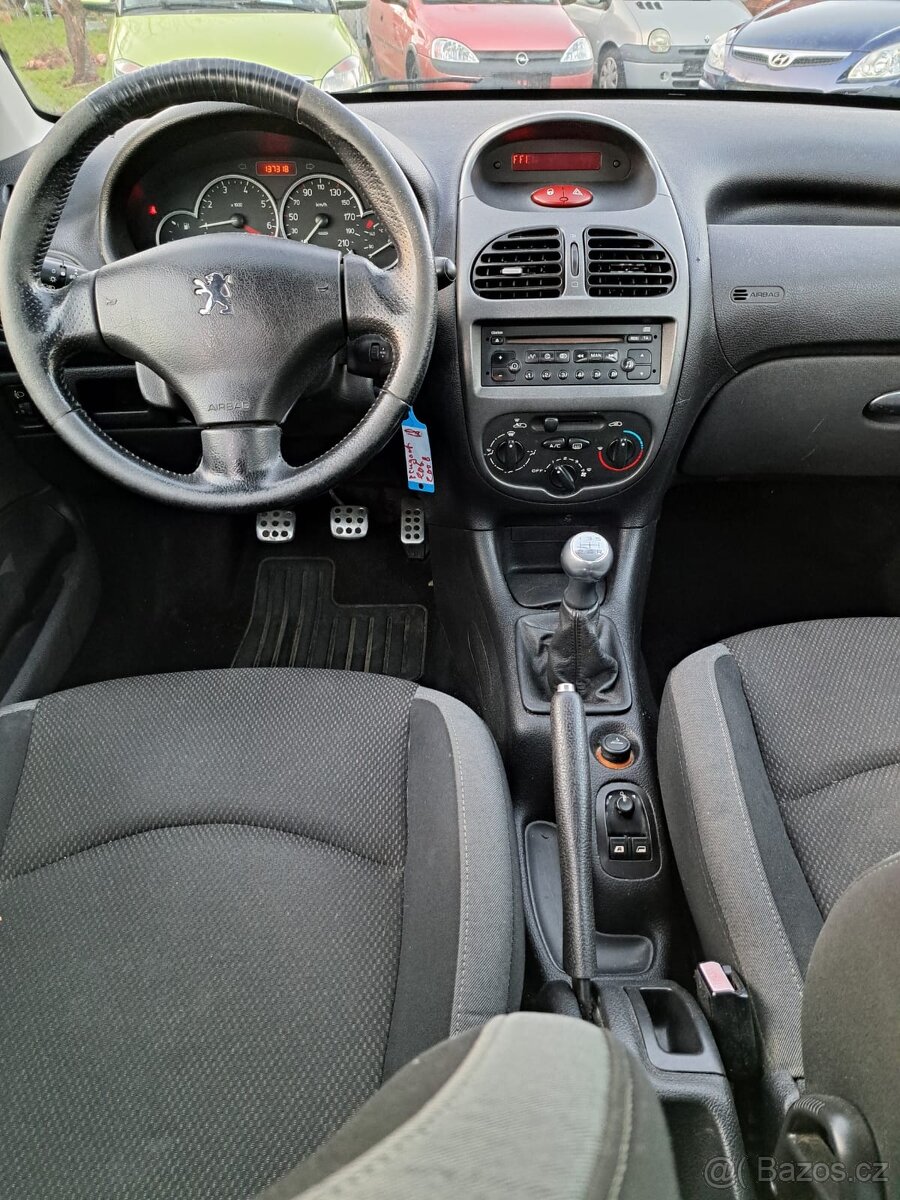 Peugeot 206 1.4 benzín 55kW - 11