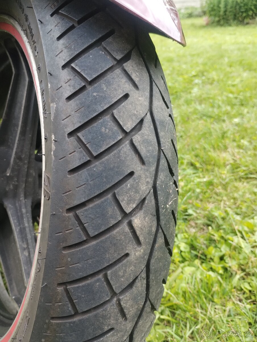 Suzuki GSX 1100F - 11