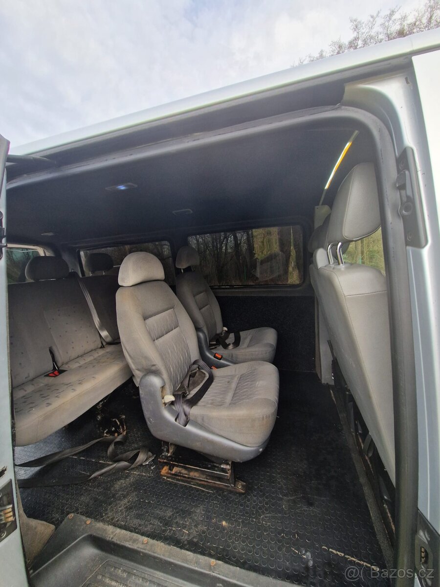 WV Transporter T5 - 11