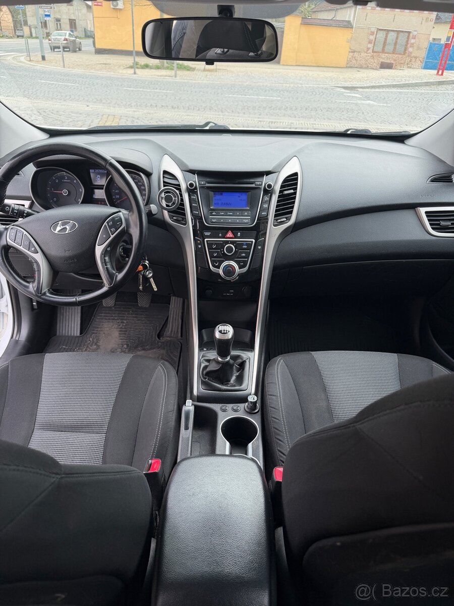 Hyundai i30 combi 1.6TDi 2017 - 11