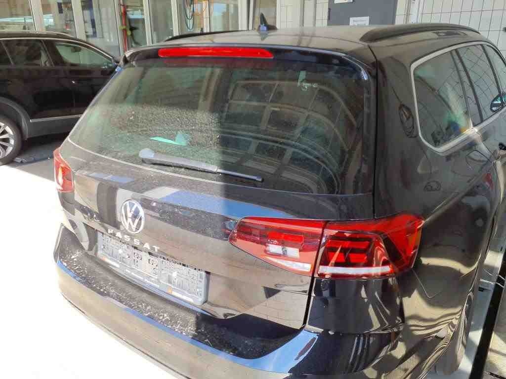 Volkswagen Passat Variant 2.0 TDI Business - 11