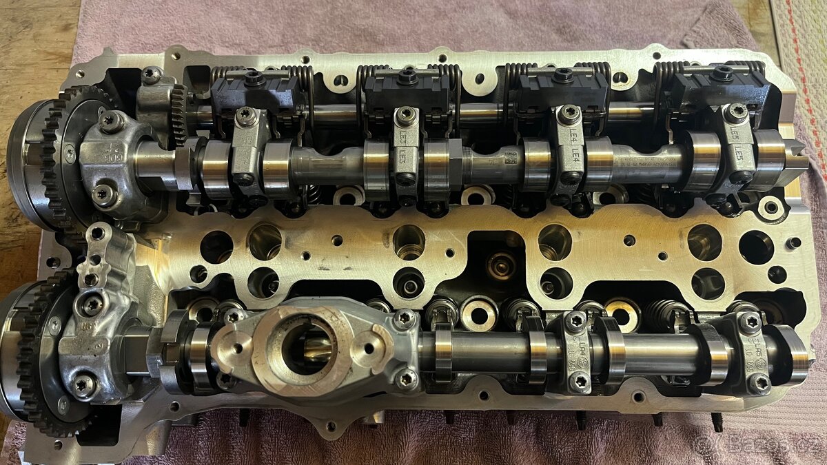 Hlavy motoru BMW N63B44 Twin Turbo - 11
