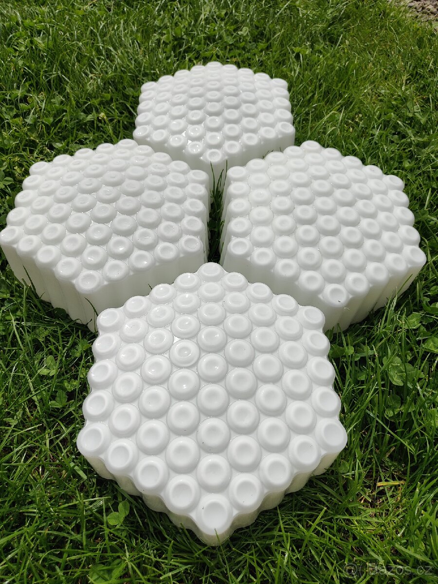 Ivan Jakeš 70 léta stropnice, světlo "včelí plástev" - 11