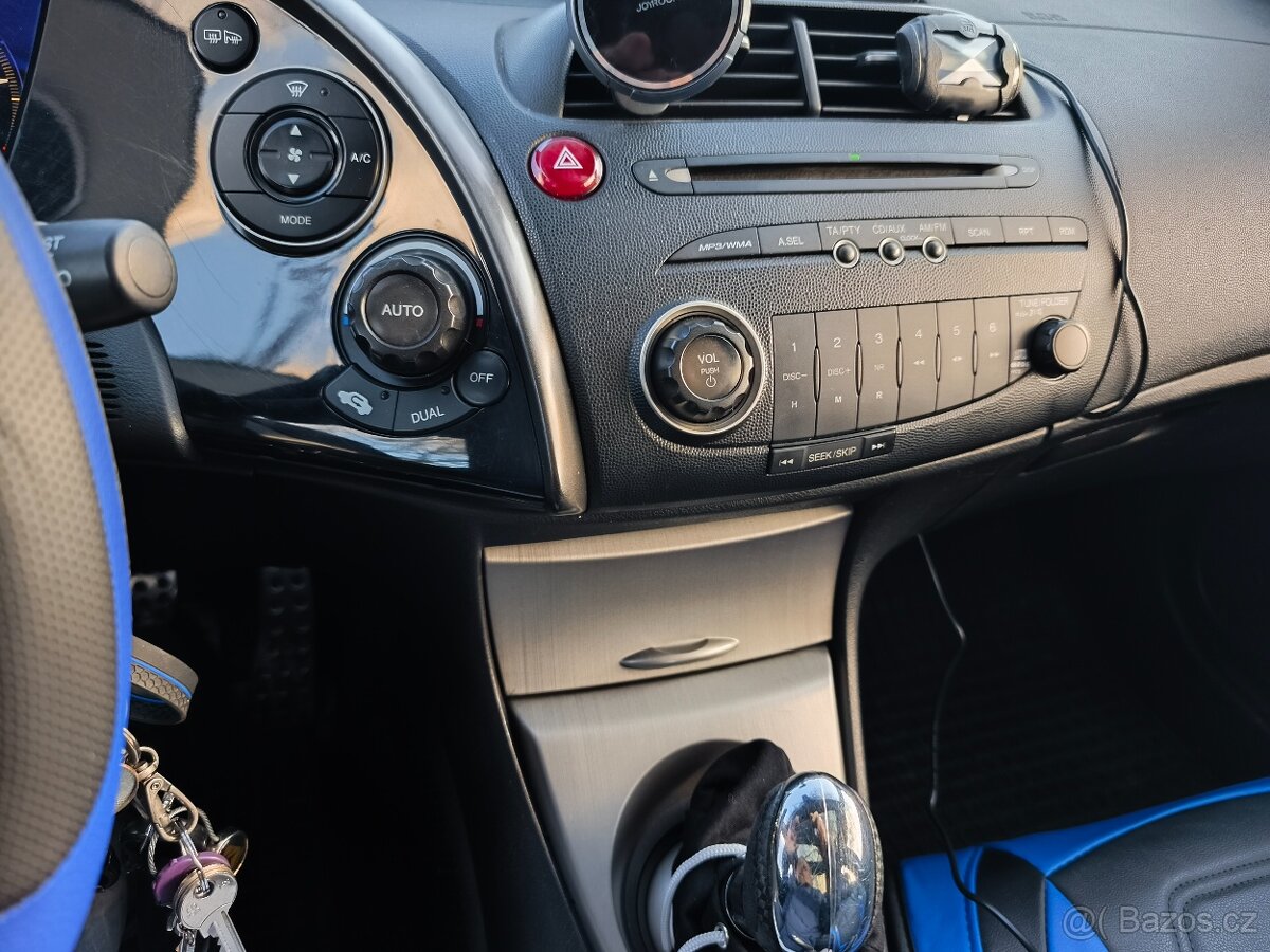 Prodám Honda Civic 8g - 11
