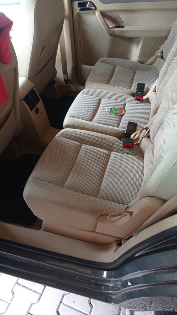 VW Touran 1,6 FSI ,85kw,r.2004 - 11