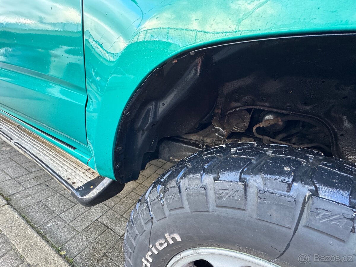 Toyota Hilux 2000 - 11