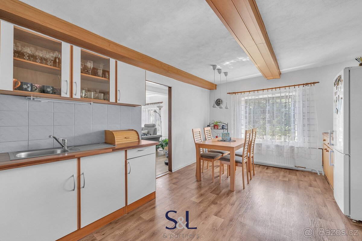 Prodej rodinného domu, 350 m² - Velenice, ev.č. 01011 - 11