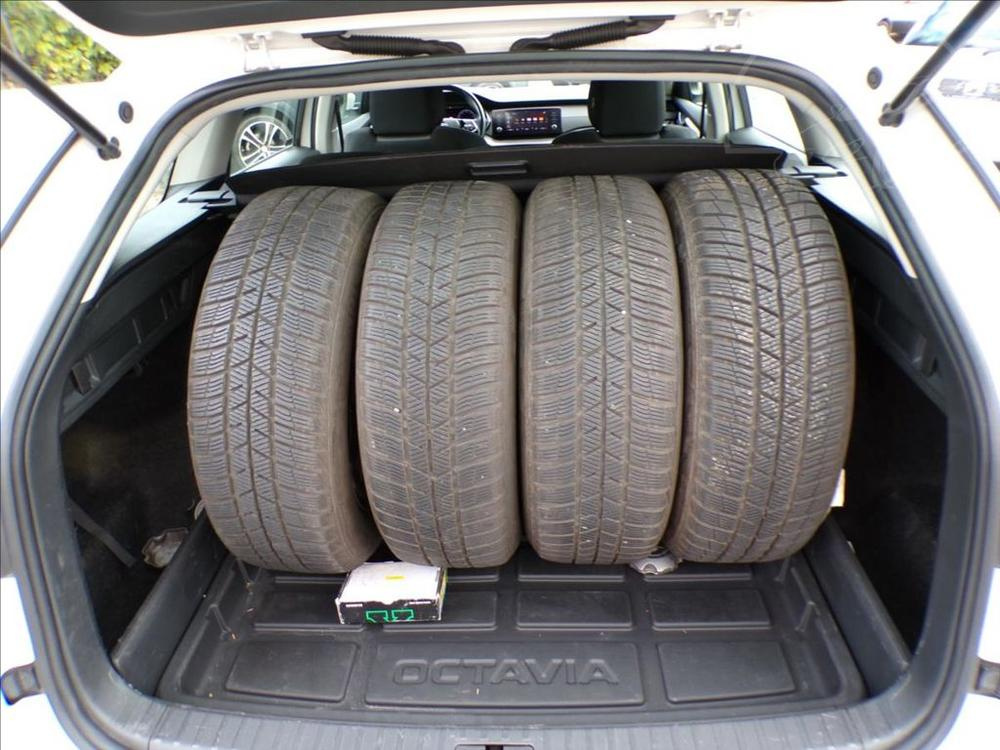 Škoda Octavia 2,0 TDI KOUPENO NOVÉ V ČR-DPH - 11