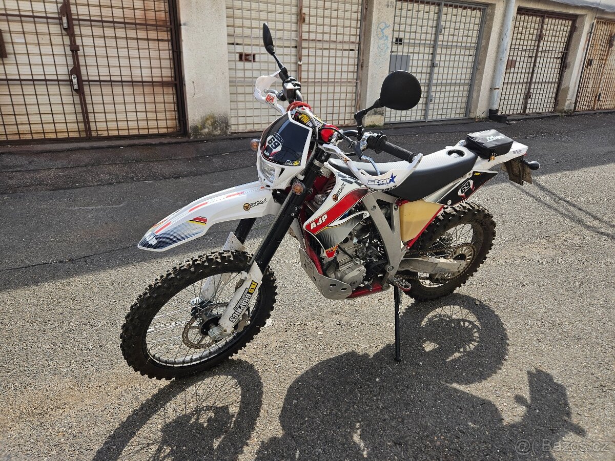 AJP PR5 250 Enduro - 11