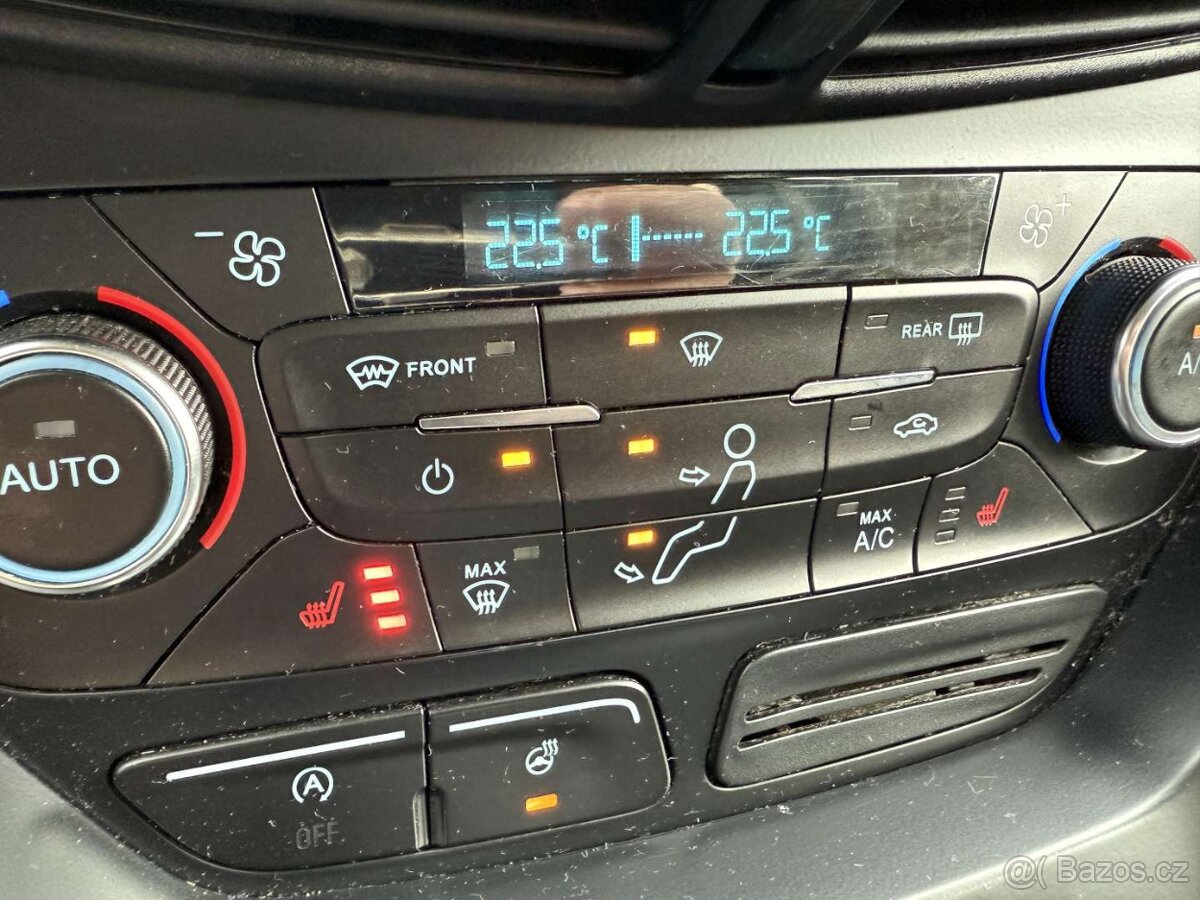 FORD KUGA 2,0TDCi 4x4 - 11