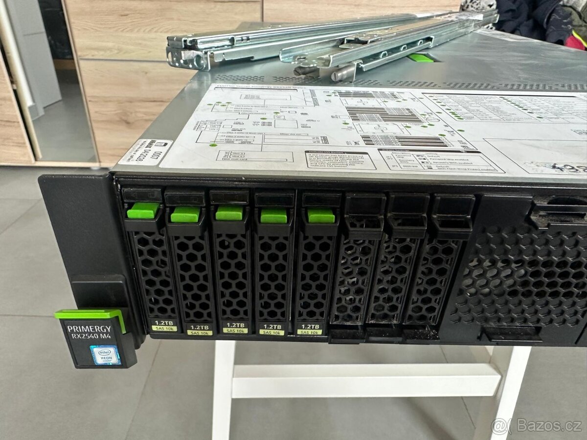 Fujitsu Server RX2540 M4, 64GB RAM, lyžiny, no HDD - 11