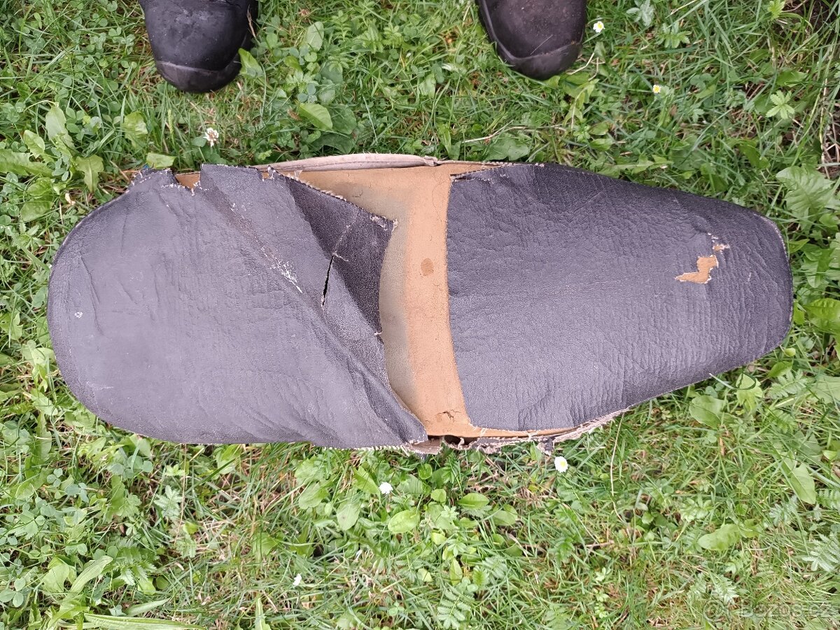 Sedadlo Jawa, cz, kyvacka, panelka, pérák, Švéd, skútr prase - 11