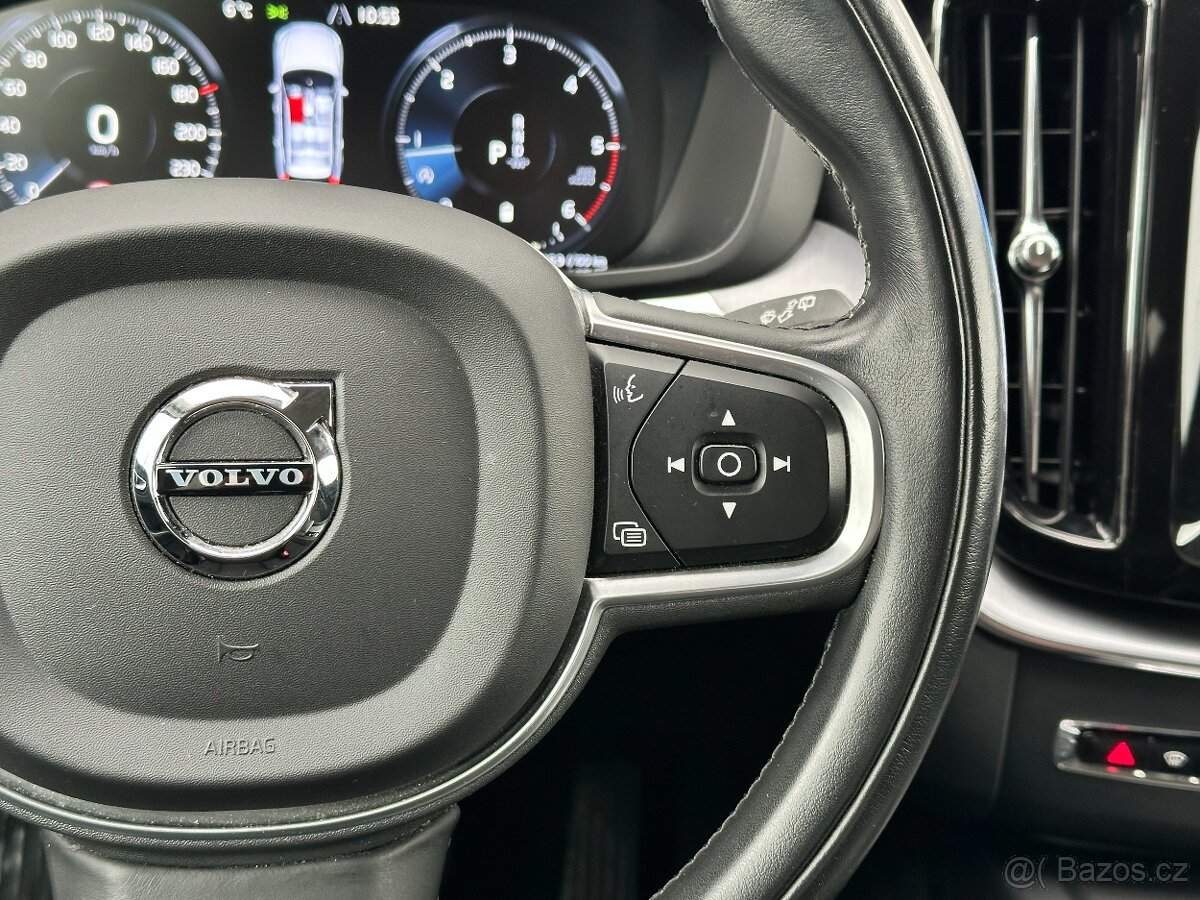 •VOLVO XC60 B4 AWD MOMENTUM PRO, KEYLESS, TAŽNÉ• - 11