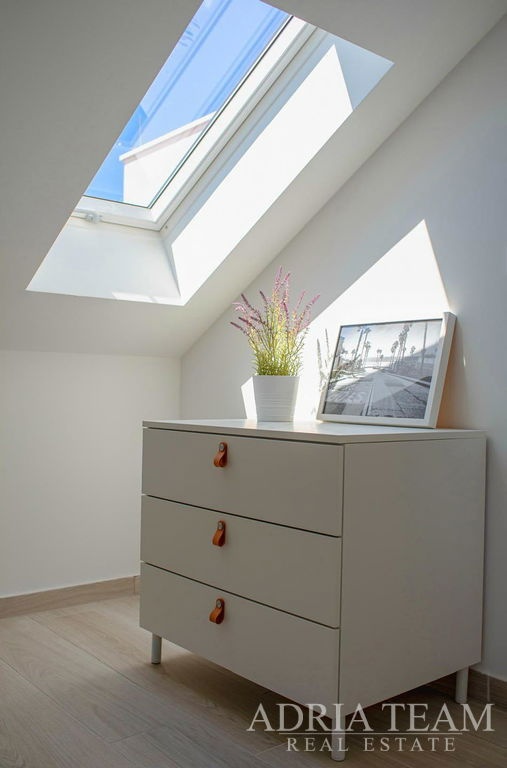 CHORVATSKO- EXKLUZIVNÍ APARTMÁN – PRVNÍ ŘADA U MOŘE POVLJAN - 11