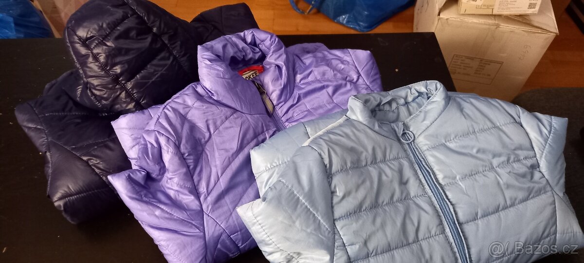 Dívčí zimní bundy vel. 146 - 11