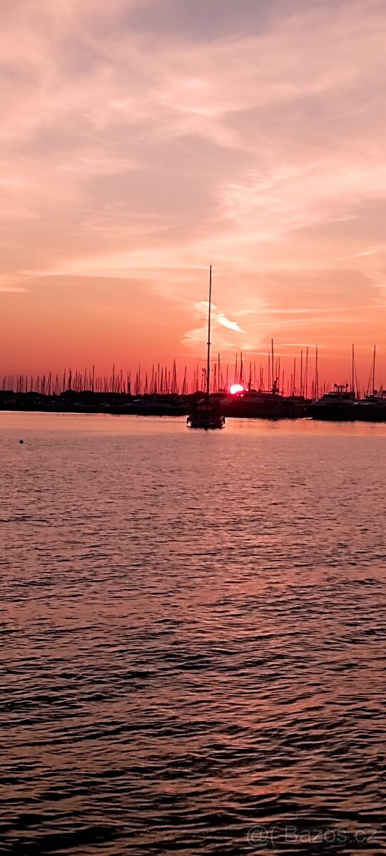 🛥️ Plachetnice Ariel – stabilní německá klasika s přívěsem - 11