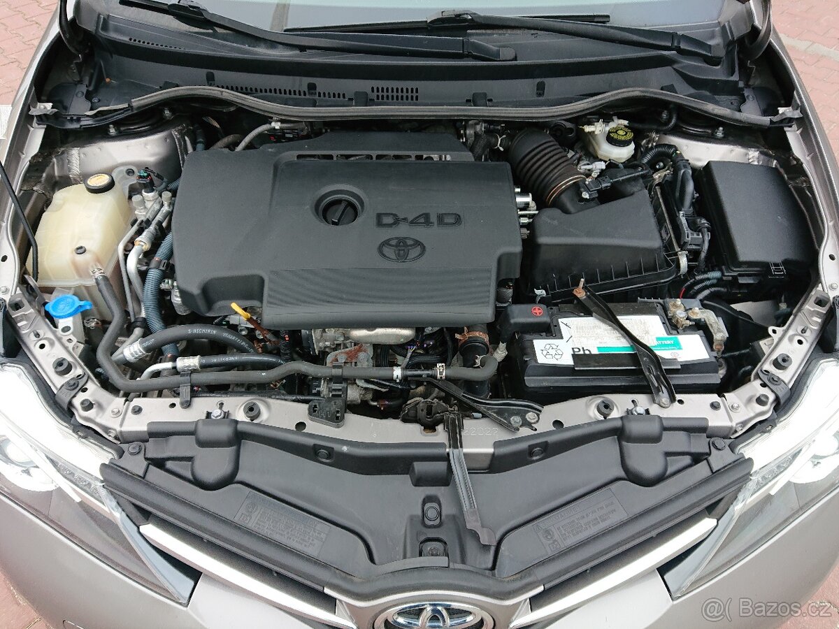 Toyota Auris 2.0 D-4D Active 12/2013 - 11