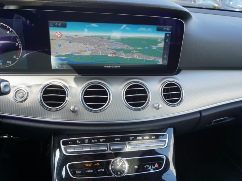 Mercedes-Benz Třídy E,2,0 E 220d 4M kombi - 11