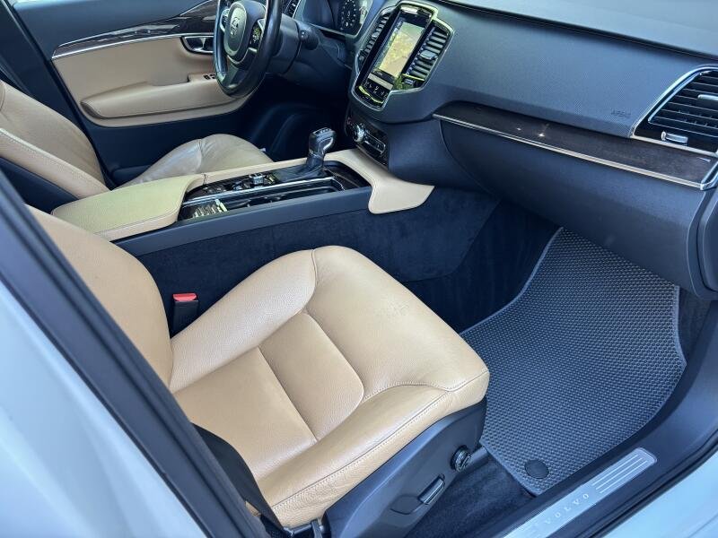 Volvo XC90 D5 AWD, 4X4, REZERVACE - 11