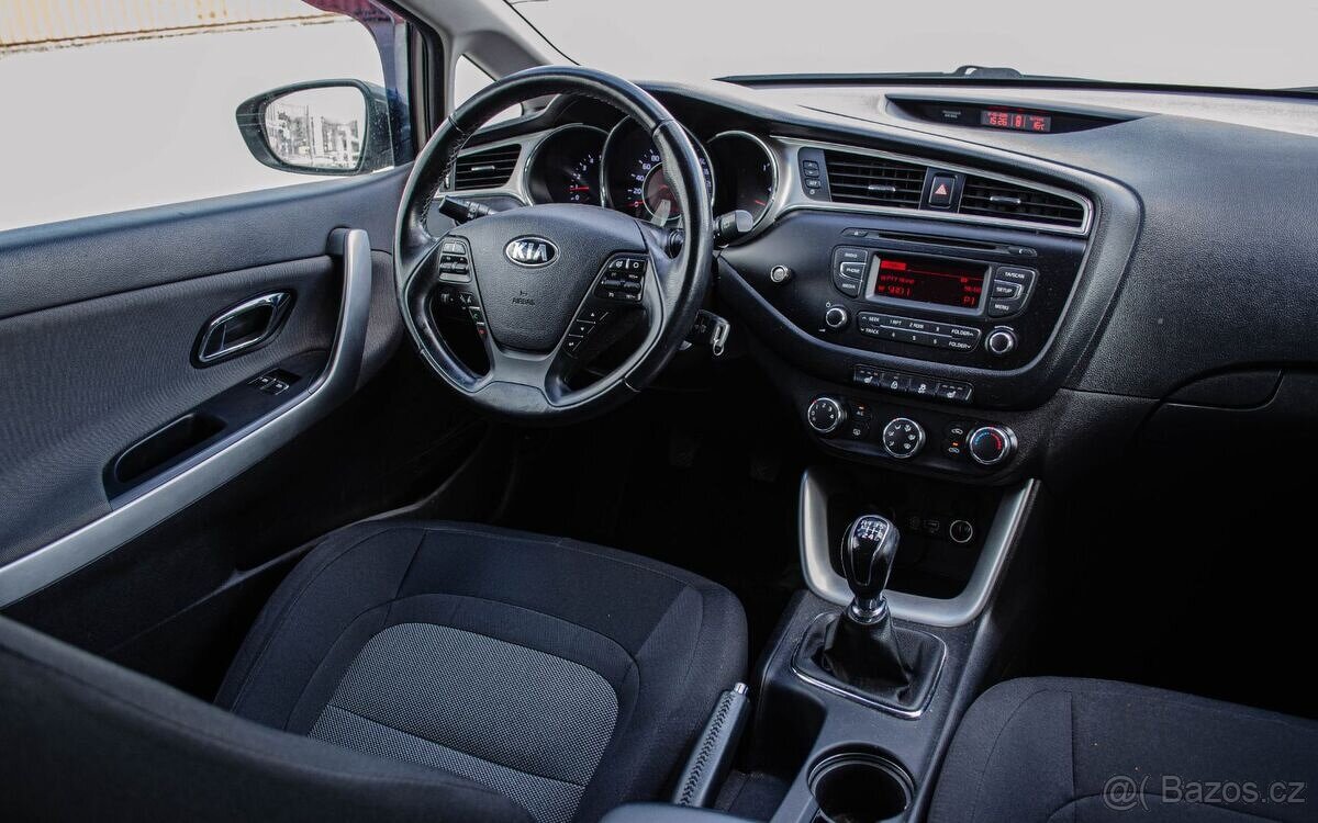 KIA Ceed SW Kombi 1.6 CRDi - 11