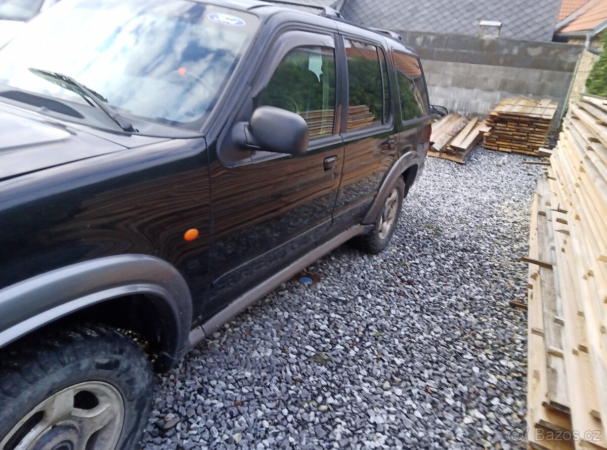 Ford Explorer 2001 - 11