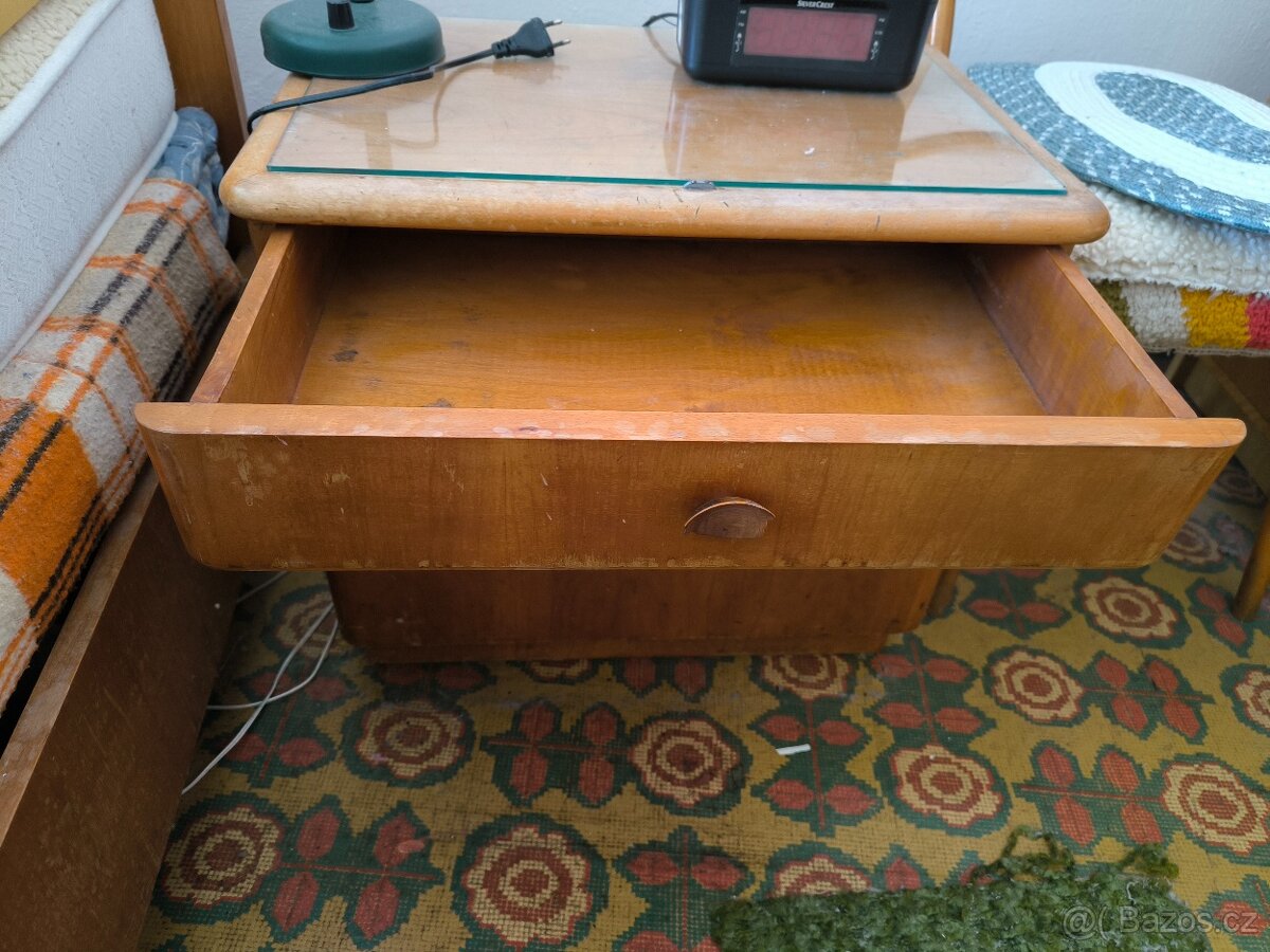 Ložnice z masivu vyrobená cca 1940 - 11