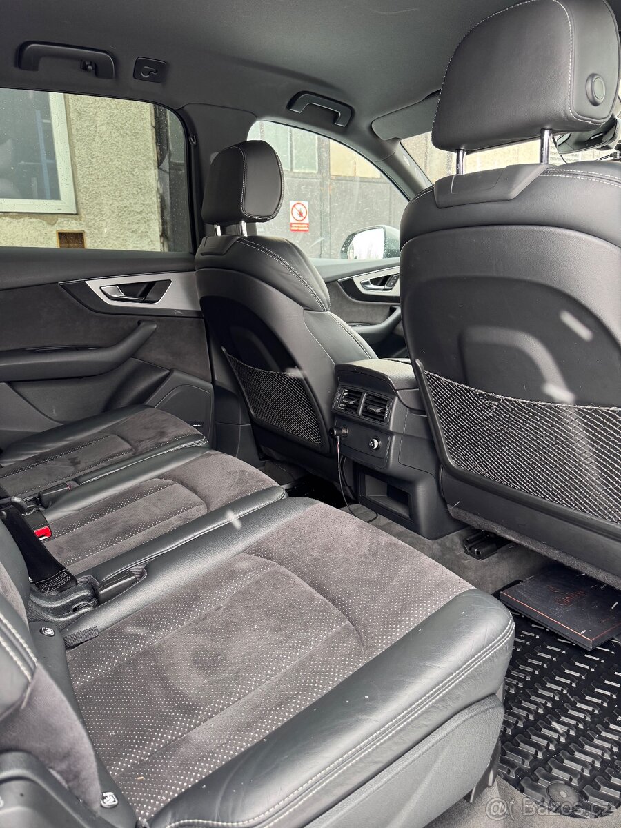 Audi Q7 - 11
