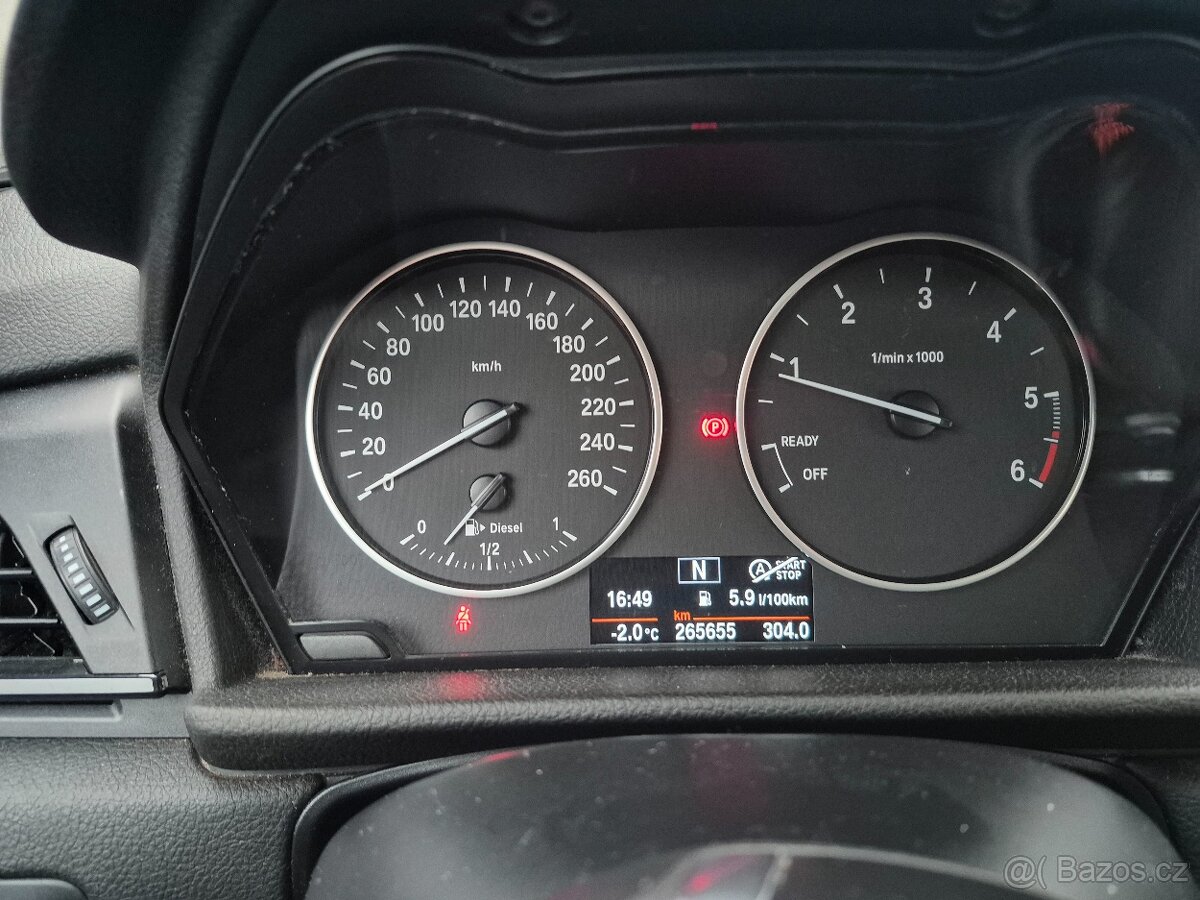 BMW 218d active tourer - 11