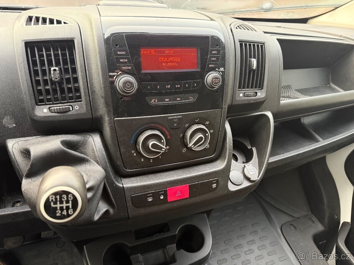 Peugeot Boxer Maxi 2.2 121kw - rok 2020 - 11