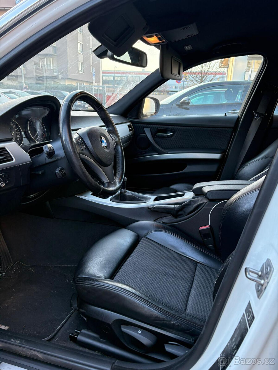 BMW e90 325i 160 kW - 11