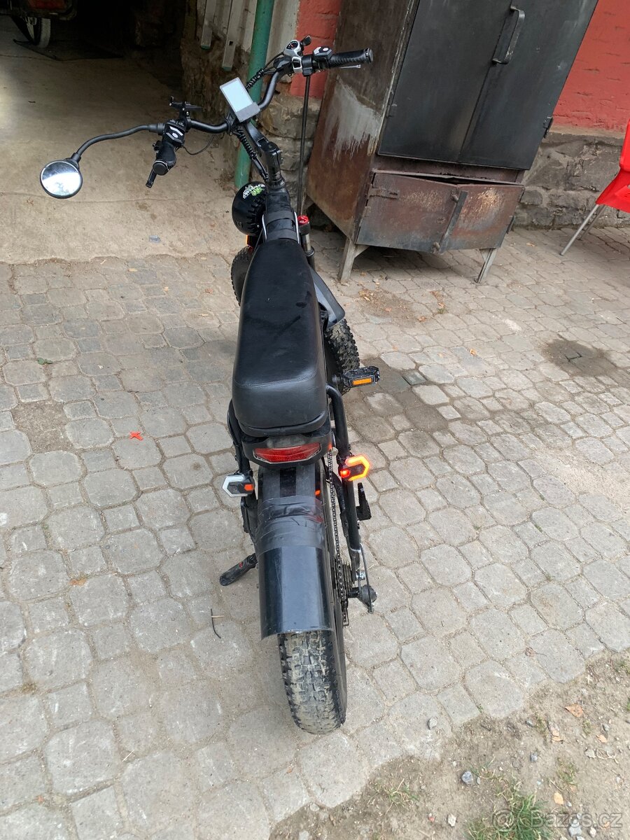 Elektrokolo max rychlost 40 km/h, dojezd 30 km - 11