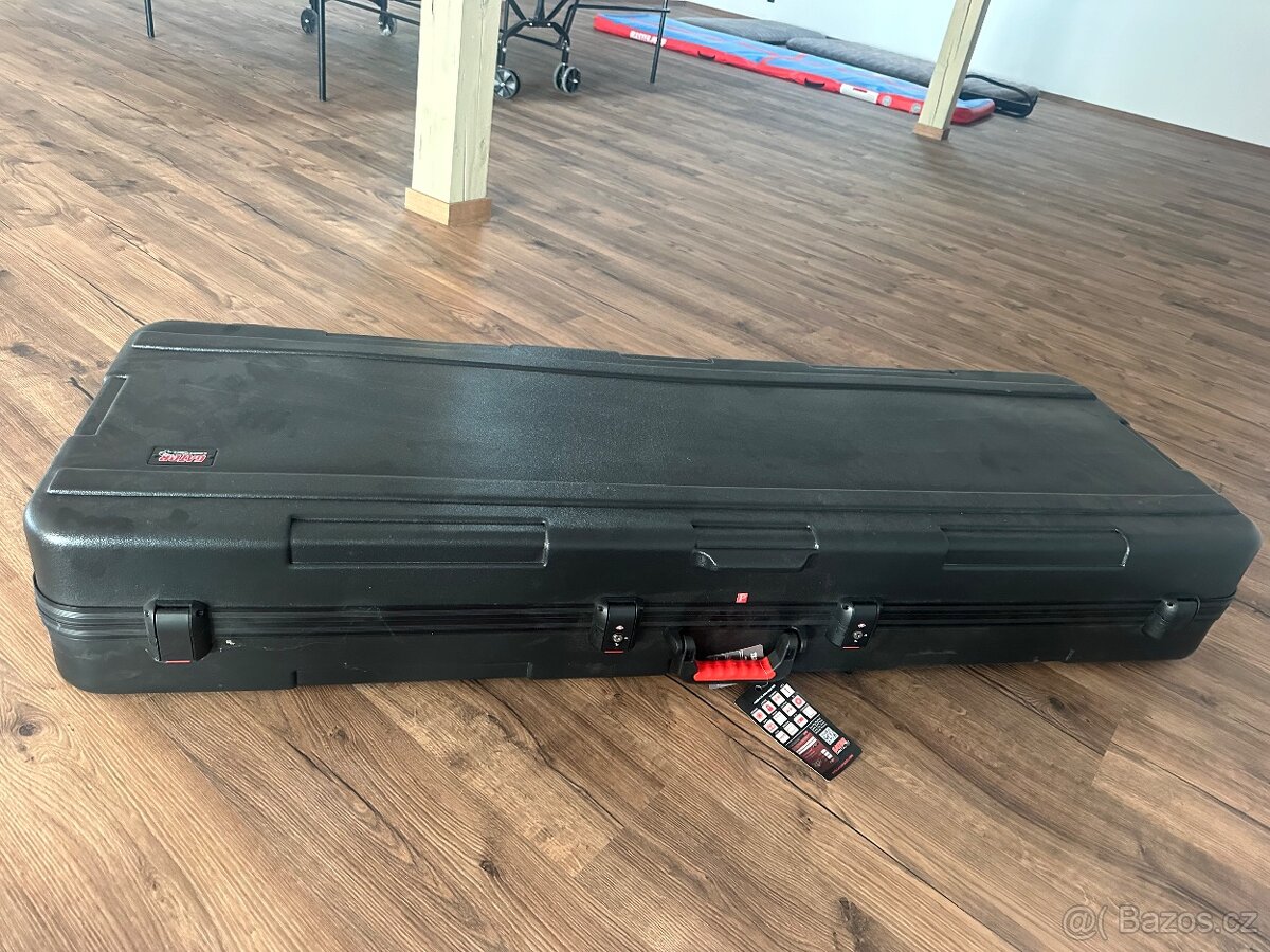 Roland piano s cestovnim kufrem - 11