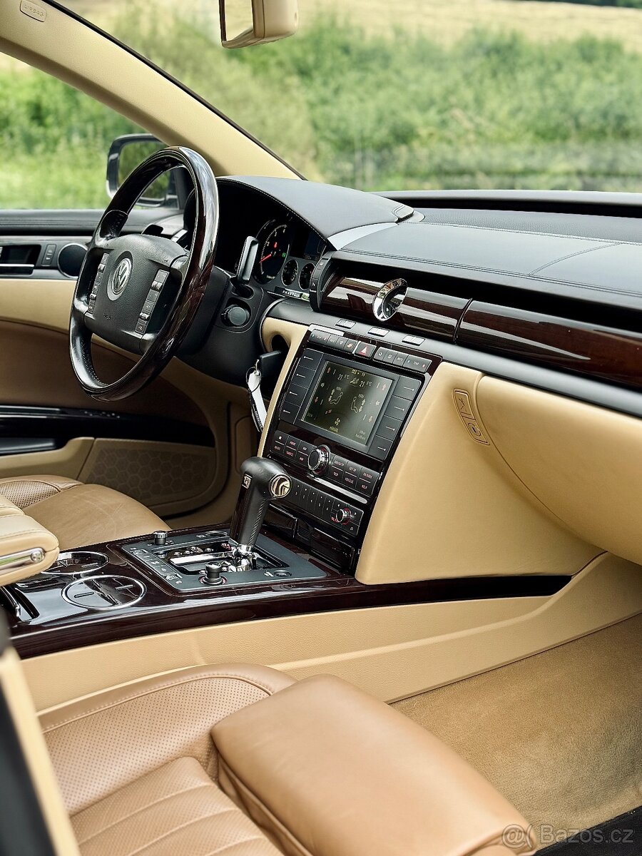 VW PHAETON 4.2 V8 INDIVIDUAL - 11