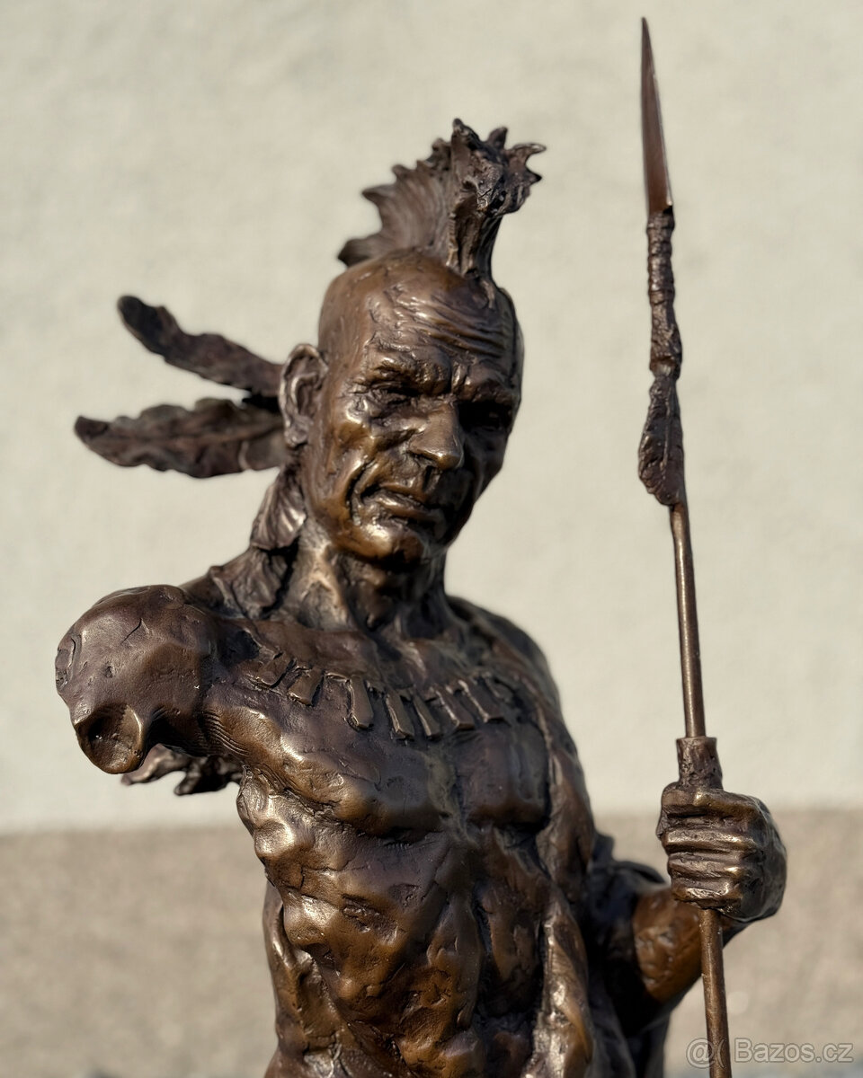 Velká bronzová socha Indiánský válečník luxusní dekorace - 11
