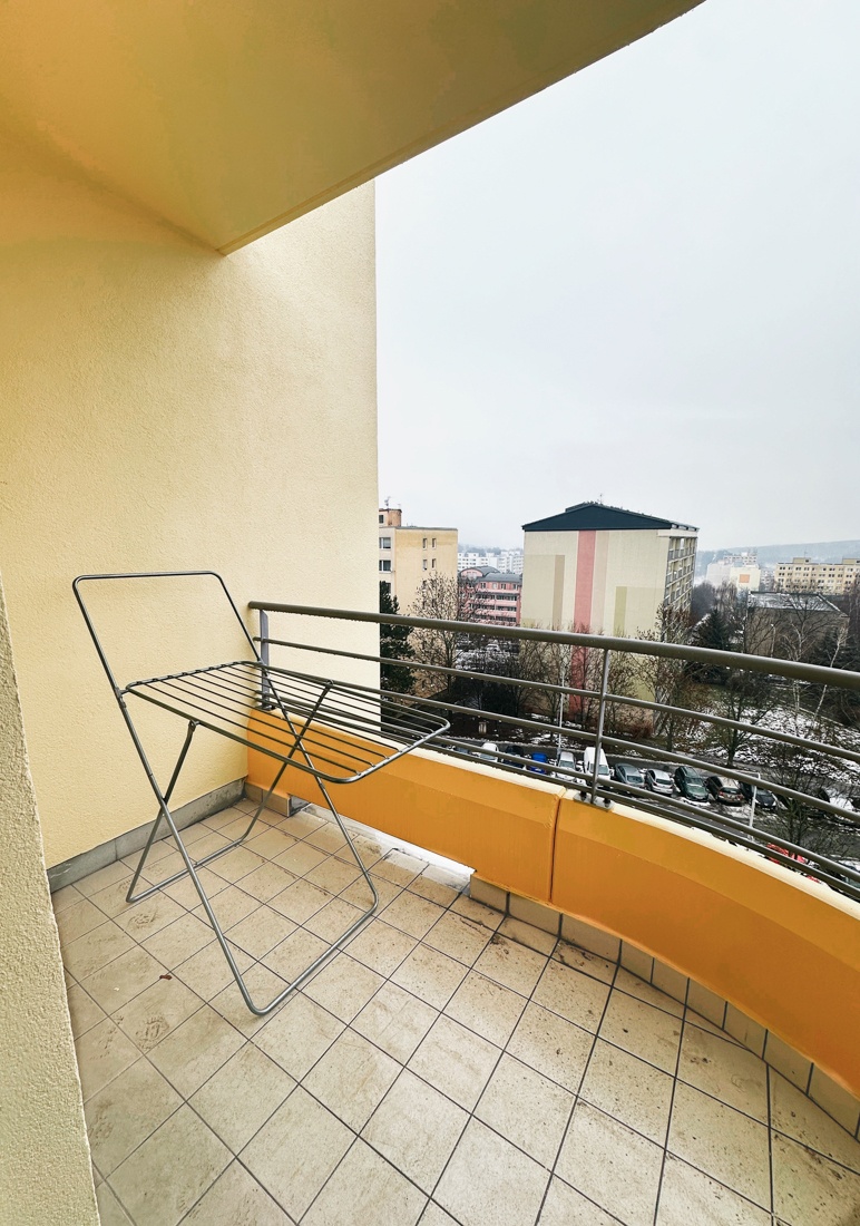 Slunný byt v novostavbě v Řepích - 11