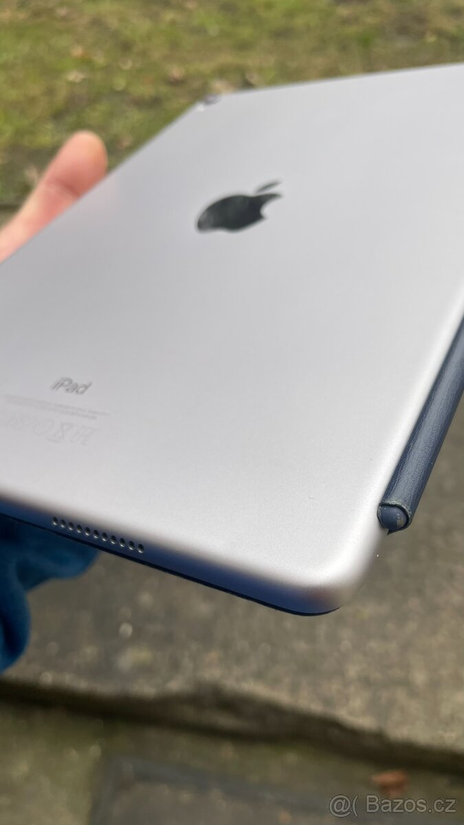 Apple iPad Pro 10.5" Wi-Fi , 64 GB, Space Gray model A1701 - 11