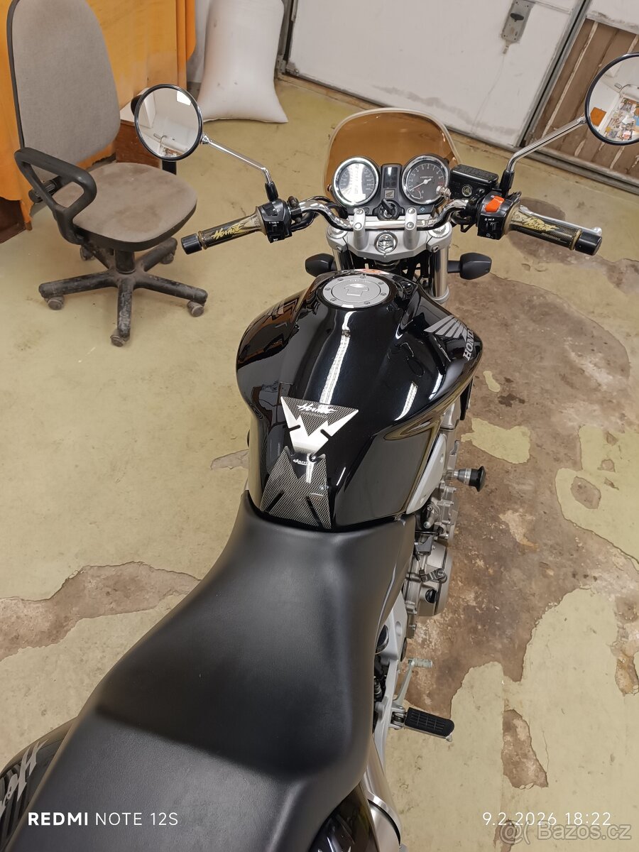 Honda CB900f Hornet - 11