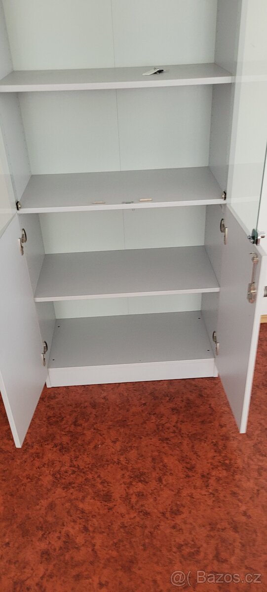 Kancelářská skříň - 11