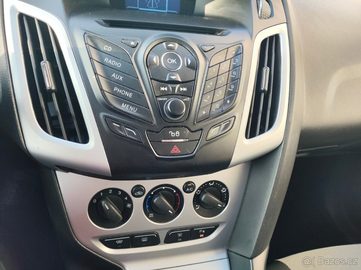 Ford Focus 1.6i - 11