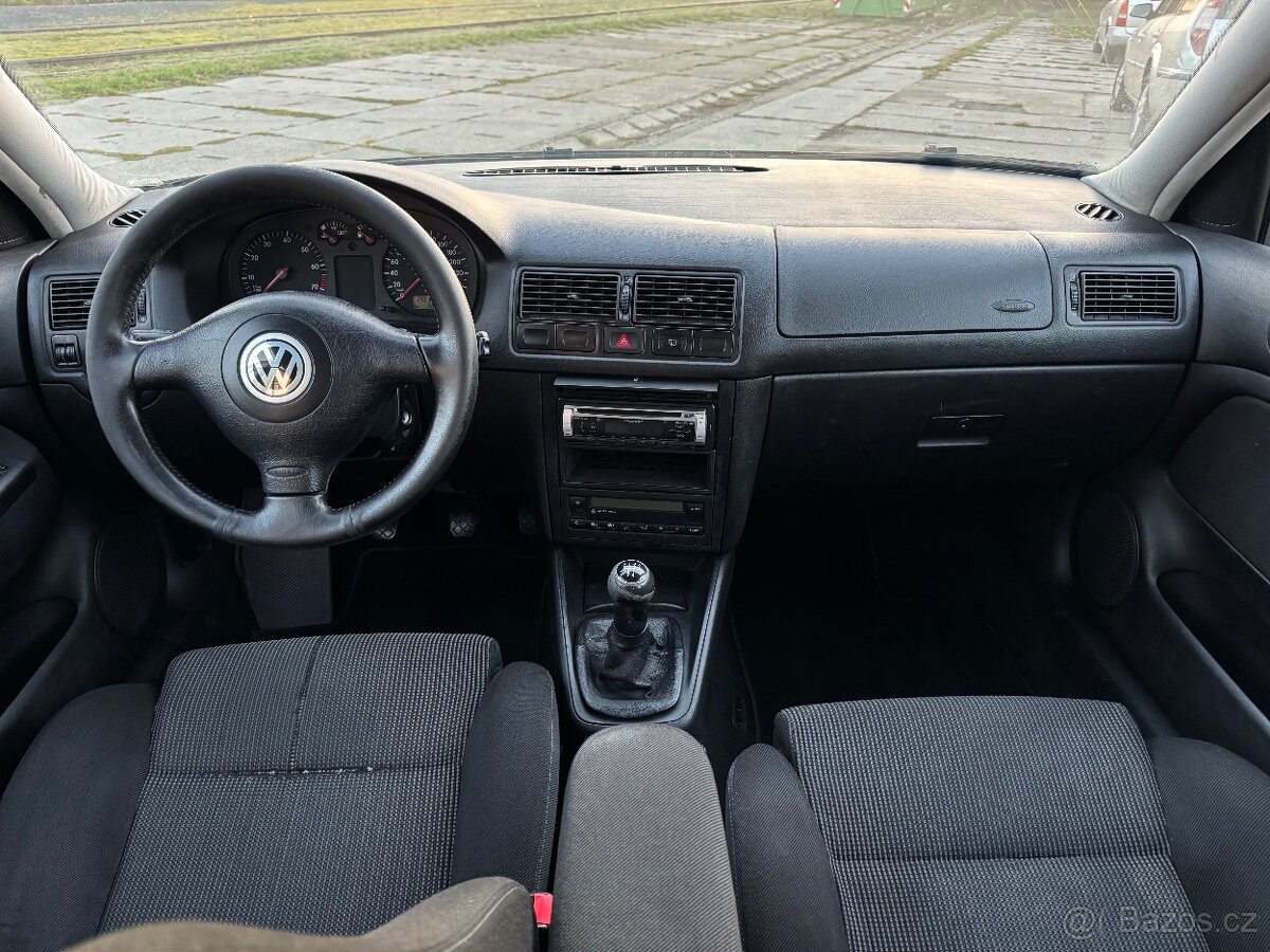 Volkswagen Golf 1.8 20V 92Kw, Nová STK - 11