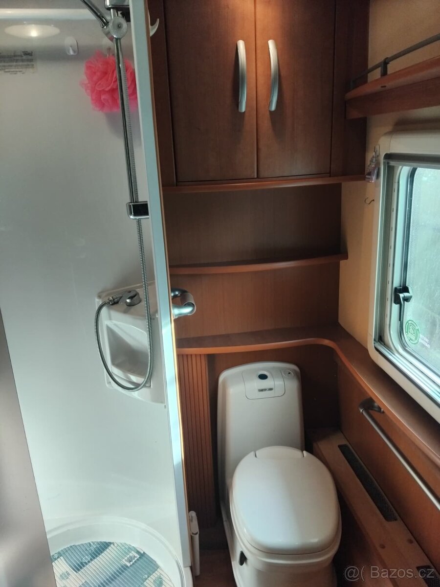 PRODÁM DVOUOSÝ KARAVAN CAMEO BESSACAR 550 GL - 11