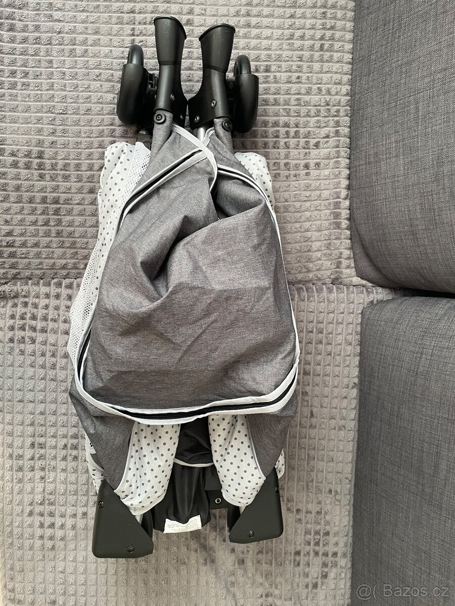 Cestovní postýlka - 11