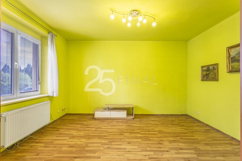 Multifunkční rodinný dům k prodeji se zahradou, k bydlení i - 11