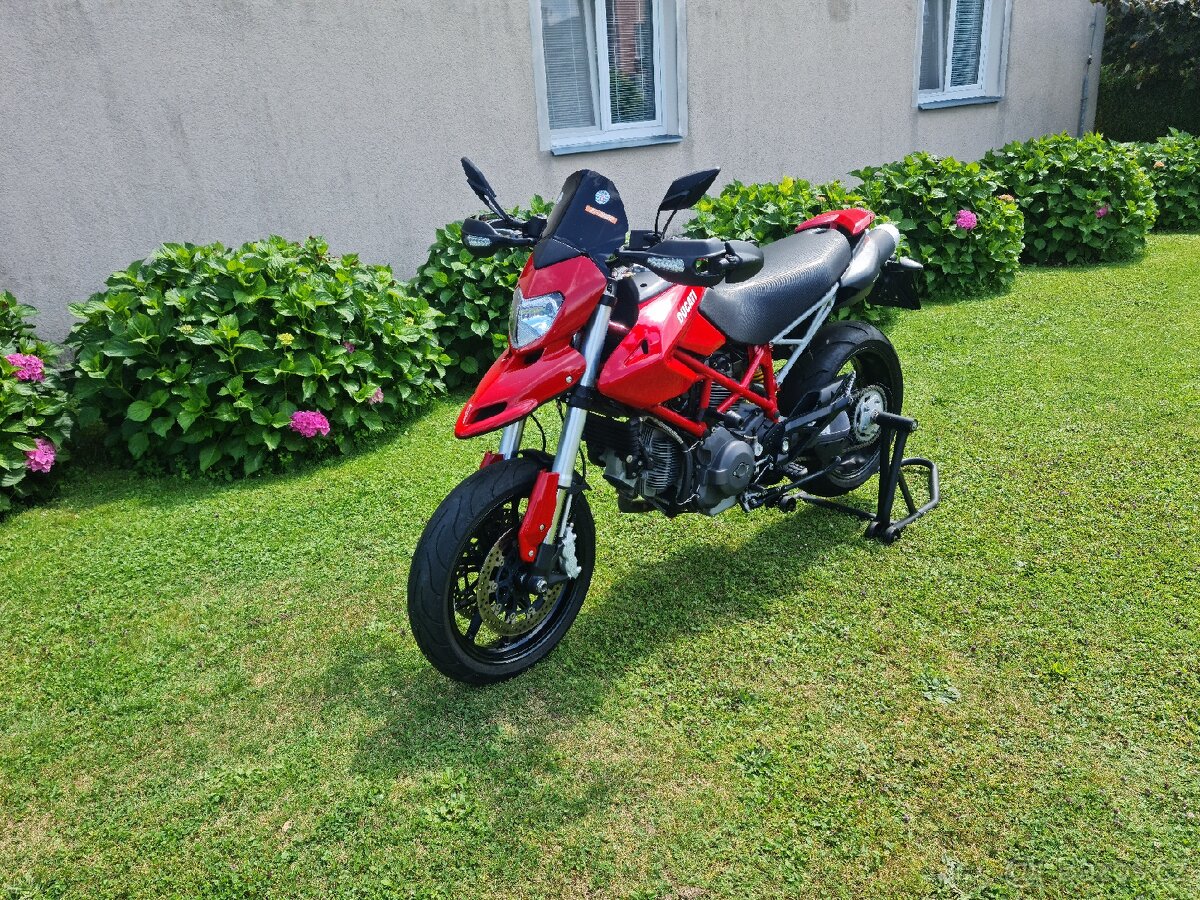 Ducati Hypermotard 796 - 11