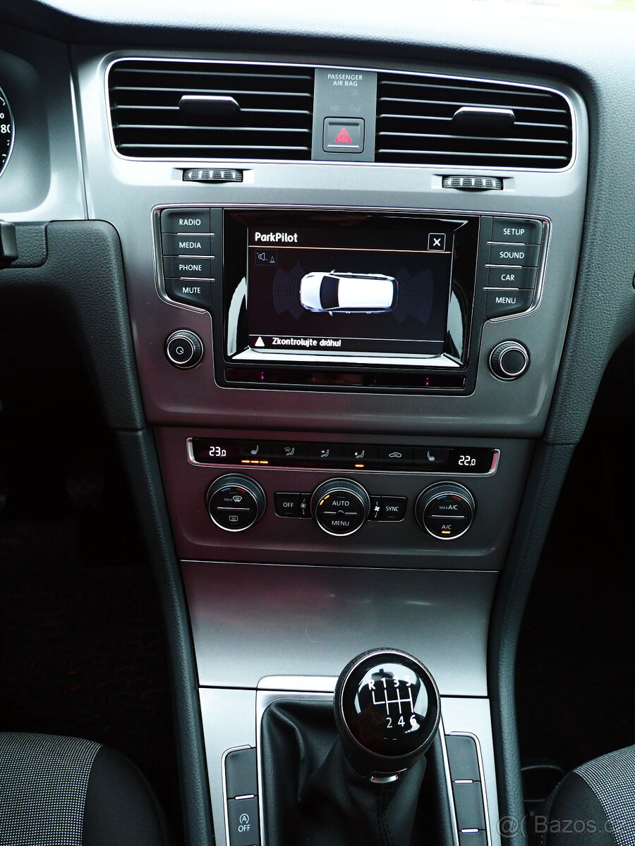 VW Golf 7 1,2 TSI ▪ Climatronic ▪ 2x PDC ▪ výhřev ▪ tempomat - 11