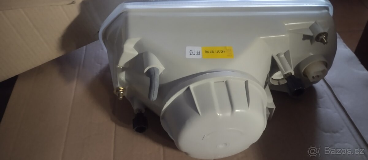 Škoda Favorit - Nové právě světlo,prahy atd - 11